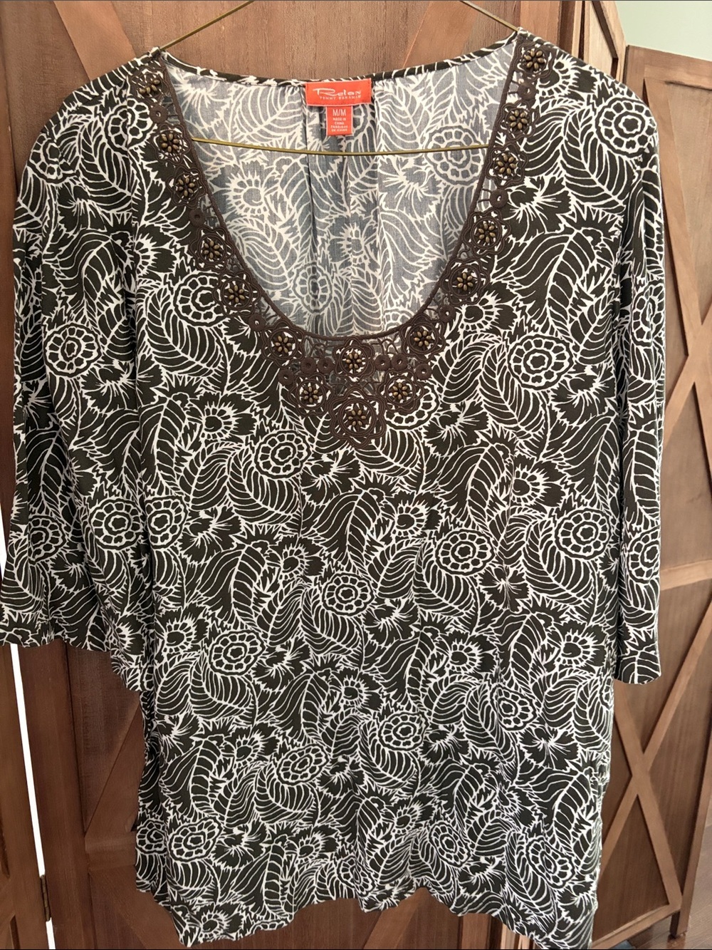 TOMMY BAHAMA RELAX Floral Palm Print Beaded Neck Top SIZE MEDIUM